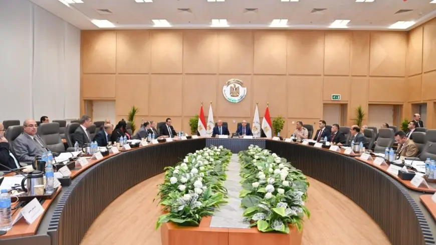 اللجنة العليا لتراخيص الشواطئ تعتمد 25 مشروعًا برئاسة وزير الري وبحضور نائب رئيس الوزراء للتنمية الصناعية.