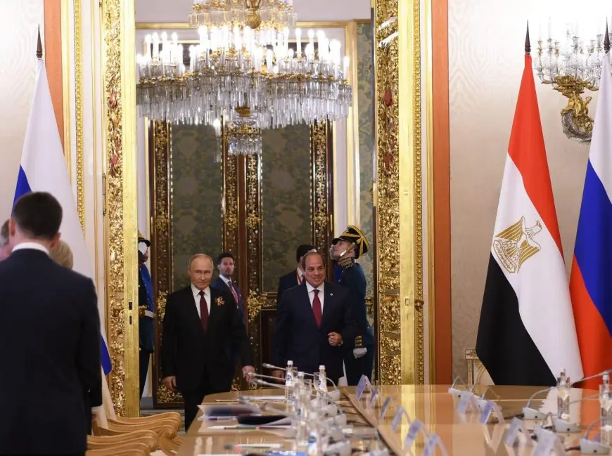 السيسي وبوتين يتفقان على تعزيز تدفق السياح الروس إلى مصر