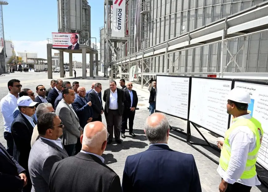 رئيس الوزراء يشهد تدشين محطة الصب الجاف للحبوب في ميناء غرب بورسعيد