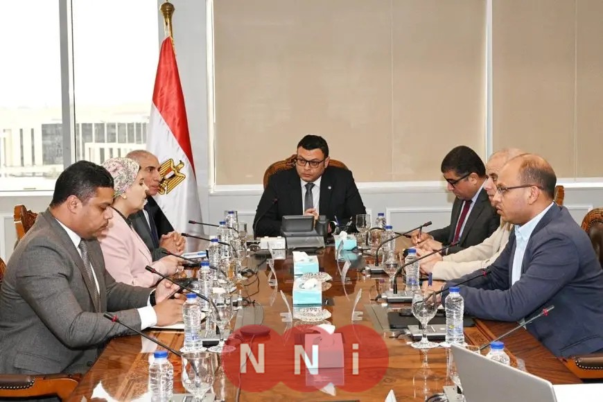 وزير الإسكان يراقب الخدمات المقدمة من خلال بوابة المجتمعات العمرانية الإلكترونية