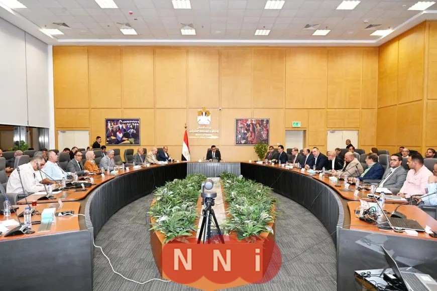 وزير الإسكان يناقش مشروع تطوير موقع التجلي الأعظم في سانت كاترين