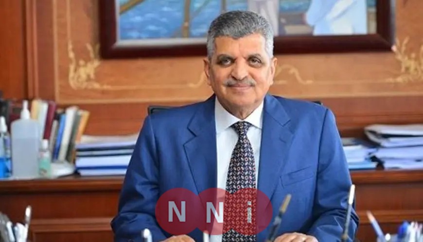 أسامة ربيع: نُجري دراسة لإقرار تخفيض بنسبة 15% في رسوم عبور بعض الشركات عبر قناة السويس