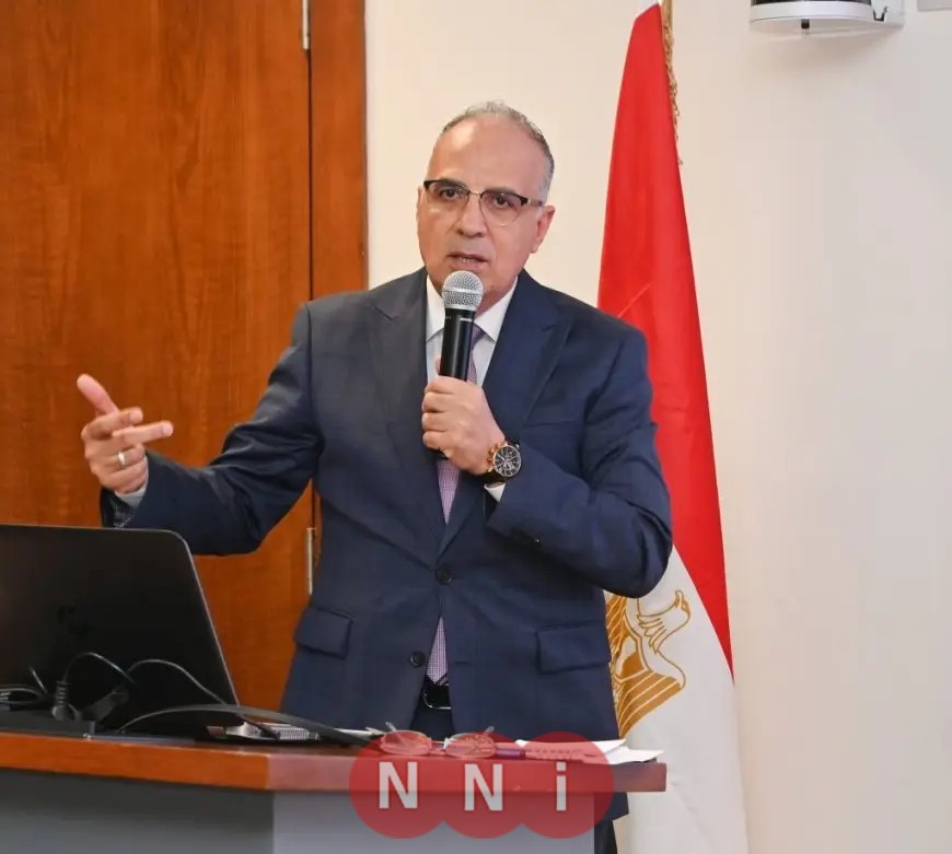 وزير الري يجتمع مع المهندسين الجدد قبل انتهاء تدريبهم بالأكاديمية العسكرية
