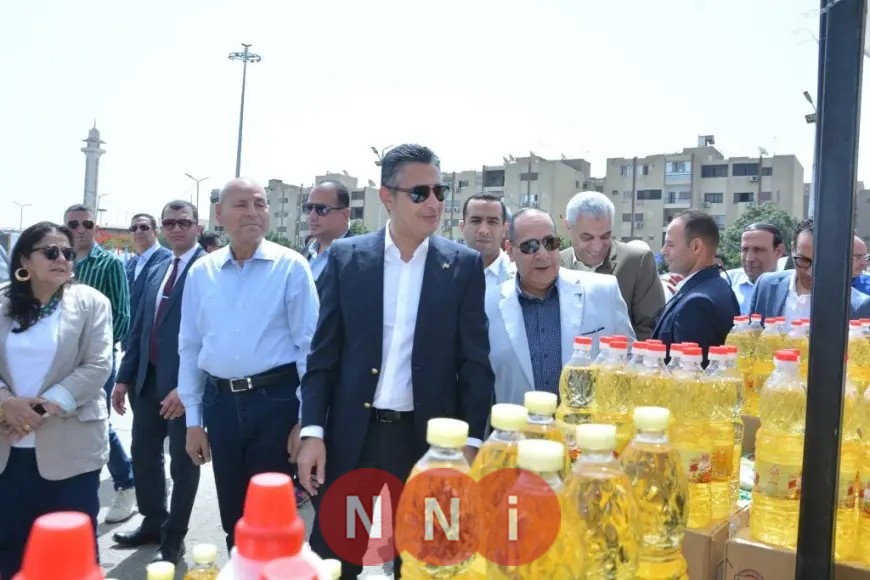 وزير التموين ومحافظ القاهرة يفتتحان سوق اليوم الواحد في مدينة نصر