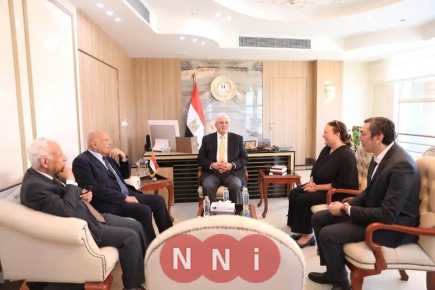 وزير التعليم العالي يرحب بالجراح العالمي الدكتور مجدي يعقوب