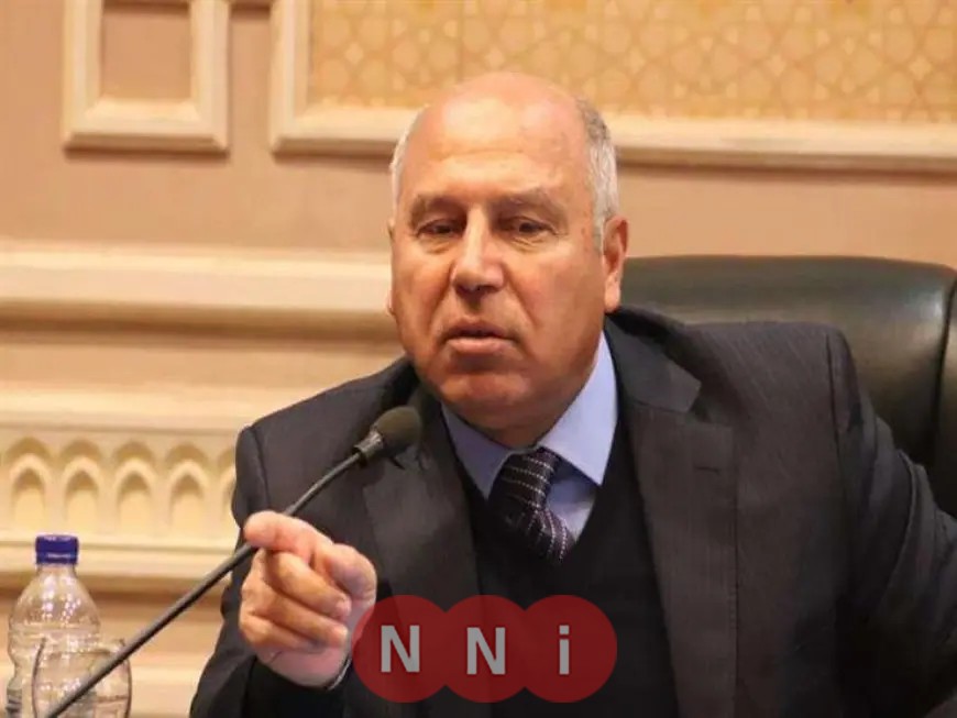 وزير النقل: الأتوبيس الترددي مصنوع بالكامل من الخامات والمعدات المصرية