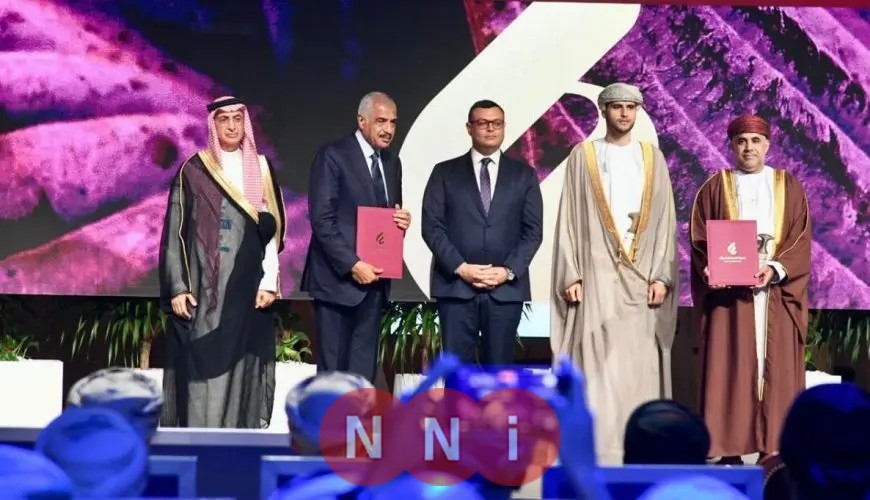 وزير الإسكان يصل مسقط ويشارك في افتتاح معرض ومؤتمر عمان العقاري