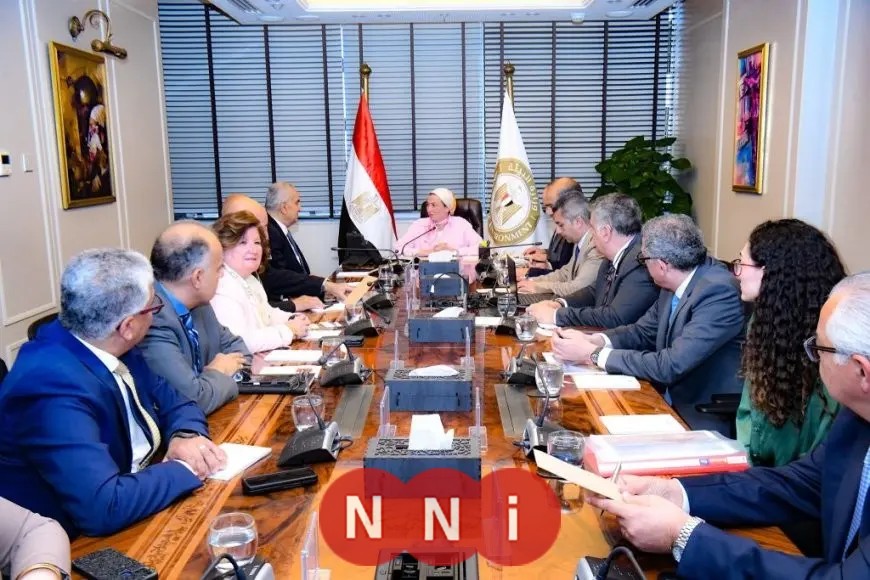 وزيرة البيئة تناقش جهود الوزارة في تعزيز المناخ الملائم للاستثمار