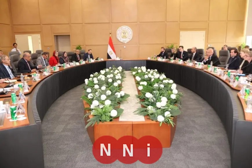 وزير الكهرباء يلتقي وزير التجارة الخارجية والتعاون الإنمائي الدولي في السويد لاستكشاف سبل تعزيز الشراكة