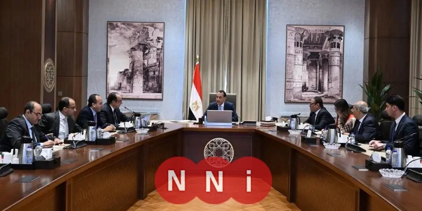 رئيس الوزراء يناقش مع وزير قطاع الأعمال العام عدة ملفات عمل