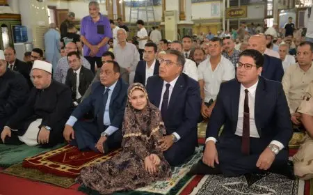 محافظ الدقهلية يشارك في صلاة عيد الأضحى بمسجد النصر في المنصورة