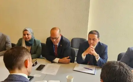 وزير العمل يستقبل وفدًا من المنظمة الدولية لرجال الأعمال لتعزيز التعاون في المجالات المشتركة.