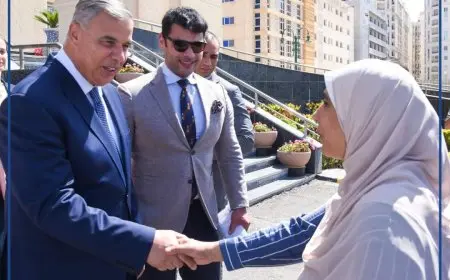 الإسكندرية تعيد الفرحة لعائلة متضررة.. “توك توك” جديد لسائق شجاع