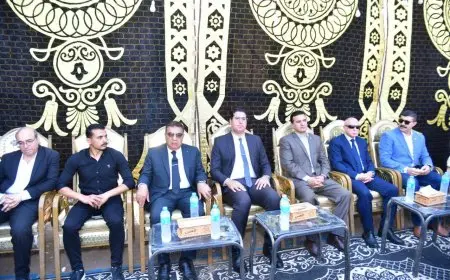 محافظ الدقهلية يُعزّي في وفاة البطل خالد عبد العال شهيد الشهامة | صور