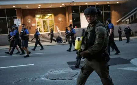 نشر حوالي 700 عنصر من مشاة البحرية الأمريكية في لوس أنجلوس بسبب الاضطرابات