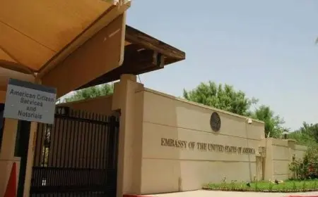 السفارة الأمريكية في الكويت تؤكد استمرار نشاطها