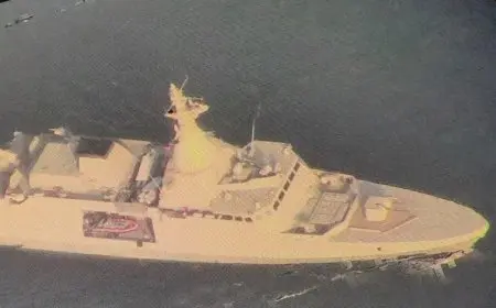 إيران تعترض مدمرة تجسسية بريطانية في بحر عُمان