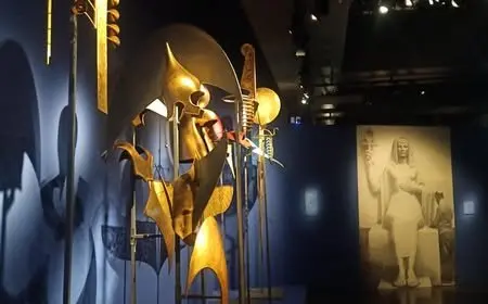 سر كليوباترا.. معرض في باريس يكشف تاريخ وأسطورة أشهر ملكات مصر