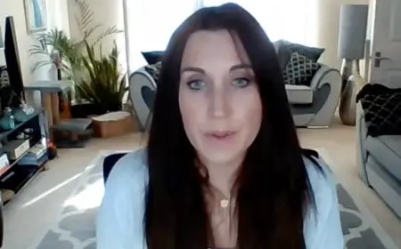 كاترين بيريز شاكدام.. صحفية فرنسية ترتدي الحجاب لخداع الإيرانيين والتجسس لصالح إسرائيل