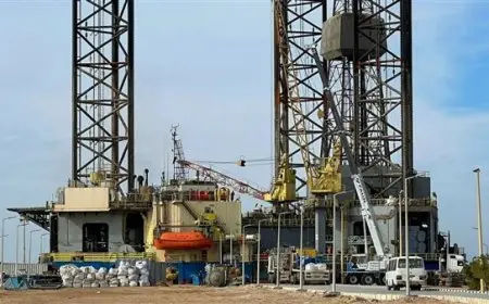 سقوط حفار بحري متوقف عن العمل في رأس غارب دون تسجيل أي خسائر بشرية