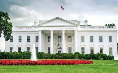 البيت الأبيض: إغلاق إيران لمضيق هرمز يعد تصرفاً متهوراً