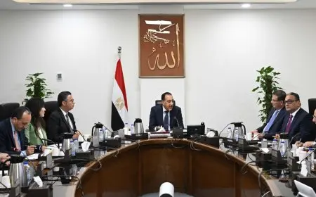 رئيس الوزراء يجتمع لاستعراض فرص وتحديات صناعة السكر