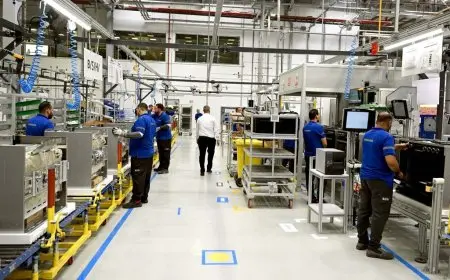 رئيس الوزراء ي inaugurates مصنعًا للأجهزة المنزلية ومستودعًا ضخمًا لشركة تجارة إلكترونية