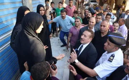 محافظ المنوفية يقدم واجب العزاء في شهداء حادث كفر السنابسة الإقليمي