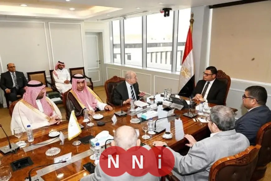 وزير الإسكان ي reaffirm استمرار الدعم وتسهيل العقبات أمام جميع المستثمرين السعوديين