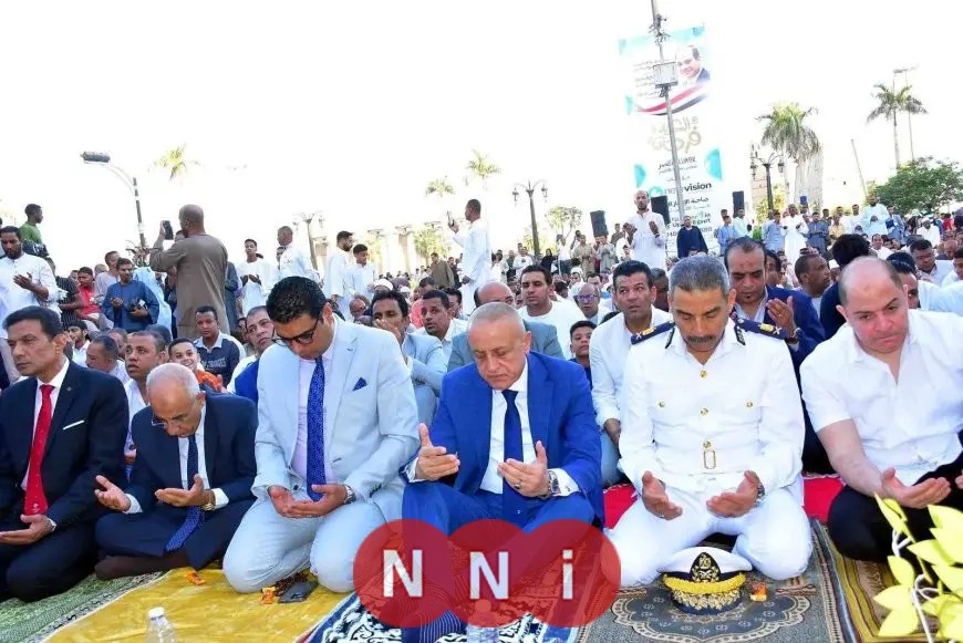 محافظ الأقصر يؤدي صلاة عيد الأضحى المبارك في ساحة سيدي أبو الحجاج وسط حشود المصلين