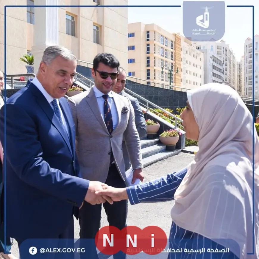 الإسكندرية تعيد الفرحة لعائلة متضررة.. “توك توك” جديد لسائق شجاع