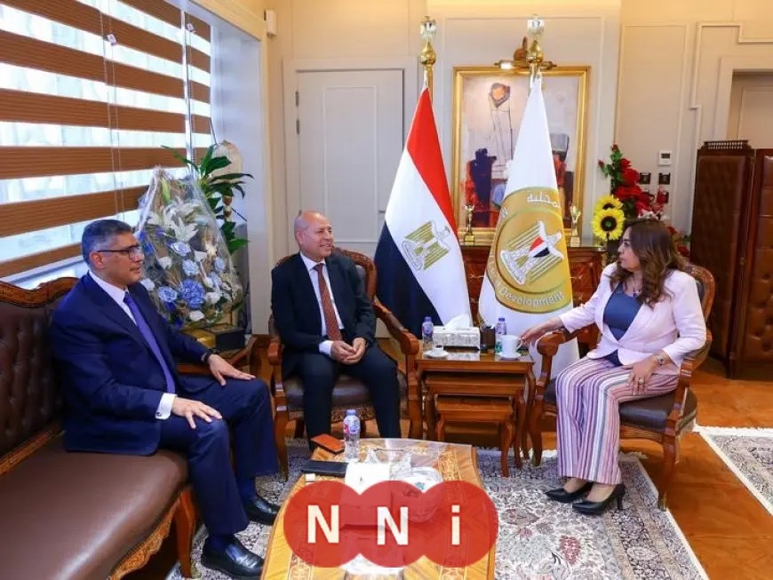 وزيرة التنمية المحلية تبحث مع محافظي القاهرة والجيزة المشروعات التنموية والخدمية