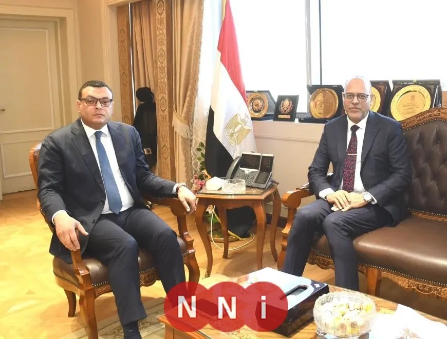 وزير الإسكان ووزير العمل يبحثان سُبل التعاون في تدريب العمالة