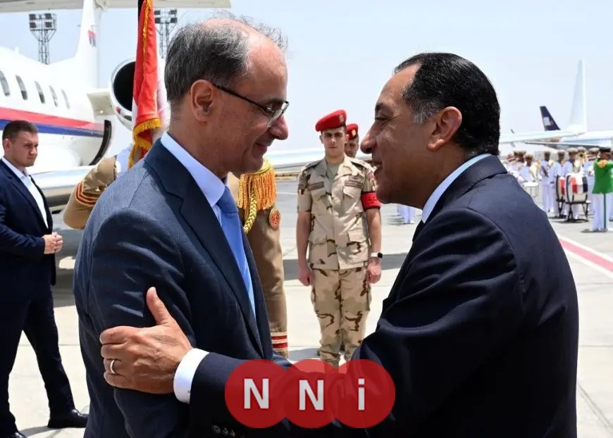 رئيس الوزراء يستقبل نظيره الصربي في مطار القاهرة الدولي