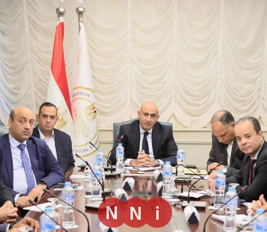 وزير التعليم يتابع مستجدات امتحانات الثانوية العامة في المحافظات من خلال تقنية الفيديو كونفرانس