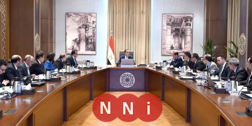 مدبولي يراقب سير توفير الأدوية والمستلزمات الطبية