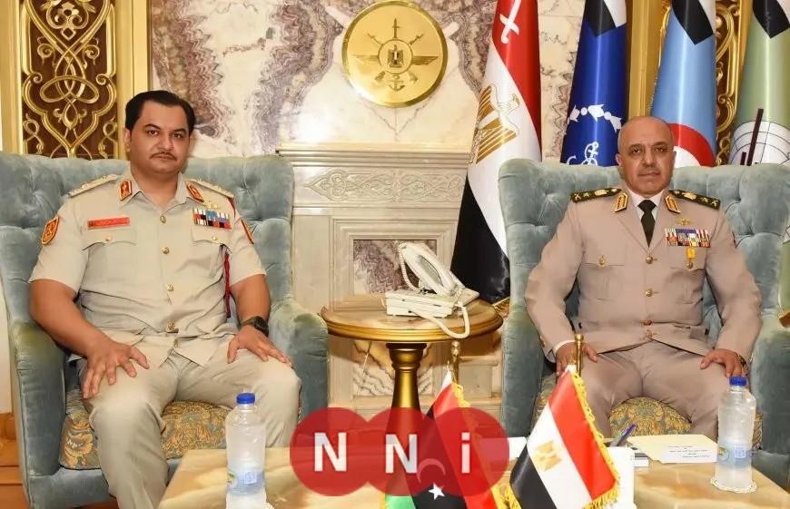 الفريق أحمد خليفة يلتقي برئيس أركان القوات البرية للجيش الليبي
