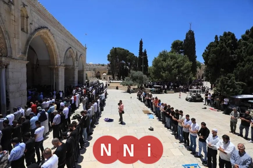 صلاة الجمعة في المسجد الأقصى بعد أسبوعين من إغلاق الاحتلال أبوابه