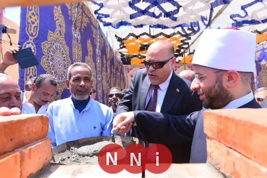 وضع وزيرا الأوقاف والعمل حجر أساس مسجد في منطقة رأس غارب