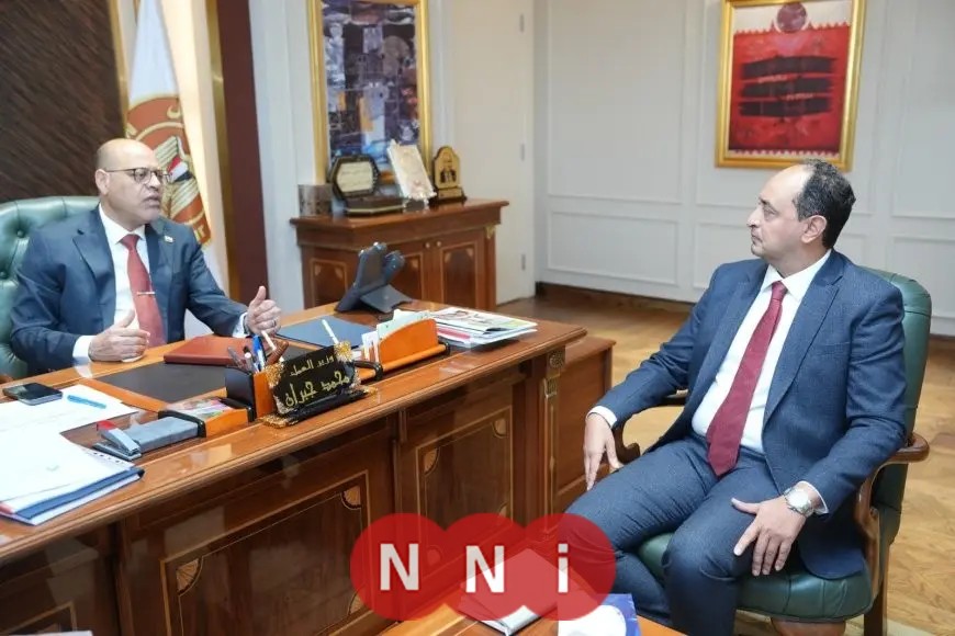 وزير العمل يناقش التنسيق مع مكافحة الإدمان لتأهيل الشباب المتعافين وتوظيفهم