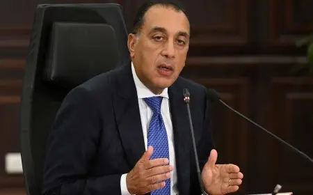 مصطفى بكري: رئيس الوزراء يواجه النواب غدًا حول قضية الإيجار القديم