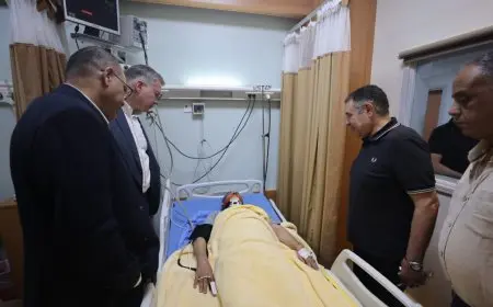 وزيرا البترول والعمل يزوران الناجين من حادث بارج خليج السويس ويقدمان الدعم لهم