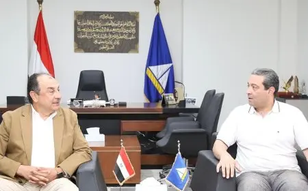 وزير قطاع الأعمال العام يناقش مع محافظ دمياط تعزيز التعاون في تطوير القطاعين الصناعي والسياحي