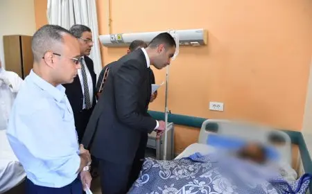 نائب وزير الصحة يتابع حالة 9 مصابين في حادث المنوفية ويأمر بتعزيز الرعاية الطبية لهم
