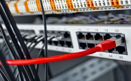 الاتصالات: استئناف خدمات الإنترنت والبيانات لشركات المحمول والخدمات المصرفية