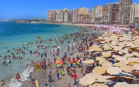 الإسكندرية تضع إجراءات جديدة لحماية رواد الشواطئ