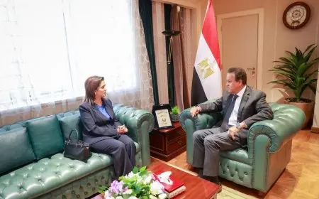 نائب رئيس الوزراء يناقش مع المدير الإقليمي لمنظمة الصحة العالمية تعزيز التعاون في المجال الطبي