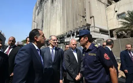 رئيس الوزراء يزور سنترال رمسيس ويطلع على تقرير حول استعادة الخدمات المختلفة