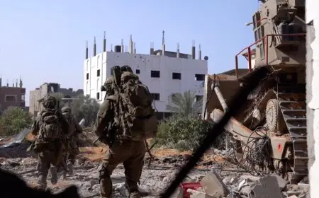 إعلام إسرائيلي: سقوط قتلى وجرحى جراء انهيار مبنى مفخخ على جنود إسرائيليين في خان يونس