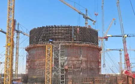 تركيب المستوى الثالث لوعاء الاحتواء في الوحدة الثانية لمحطة الضبعة النووية